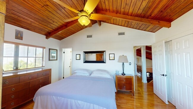 Building Photo - 980 Caribbean Dr