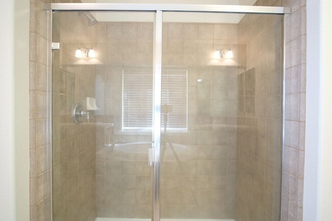Building Photo - Gorgeous home in Ceres, Available NOW!!!