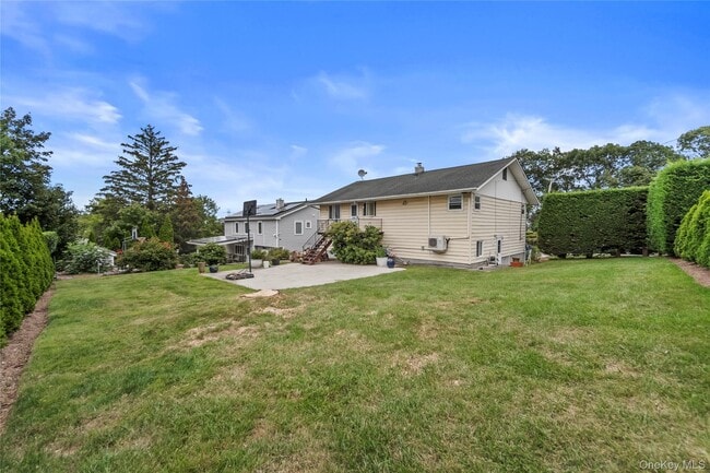 Building Photo - 35 Westwind Rd