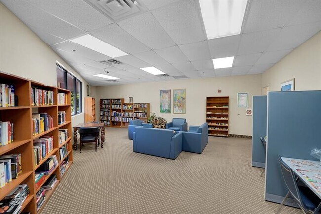 Building Photo - 8980 S Hollybrook Blvd