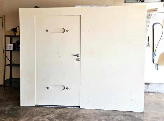 Building Photo - 1008 W Silver Meadow Dr