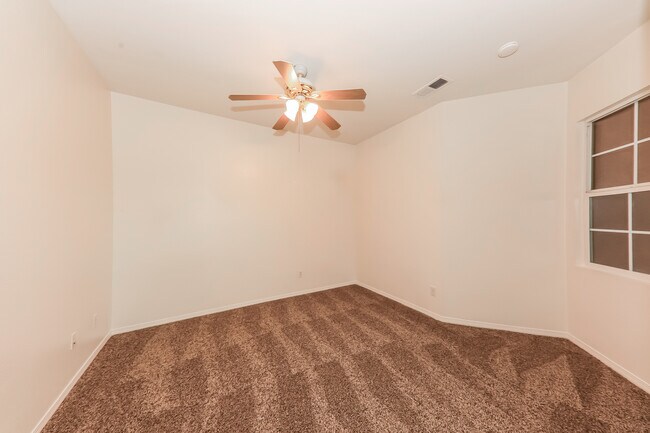 Building Photo - 1060 Indiangrass Dr