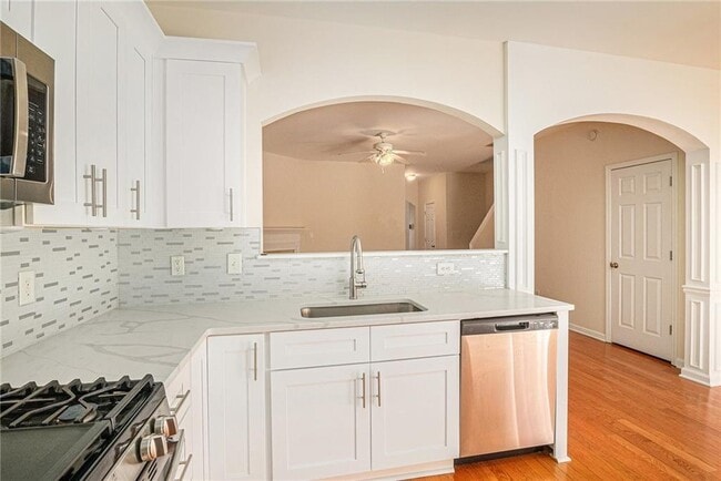 Building Photo - 2279 Hawks Bluff Trail NW