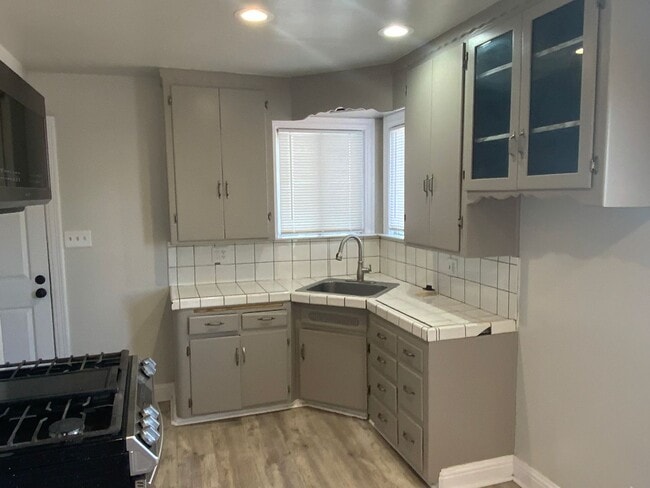 Building Photo - Beautiful Rodeo 2 bedroom 1 bath