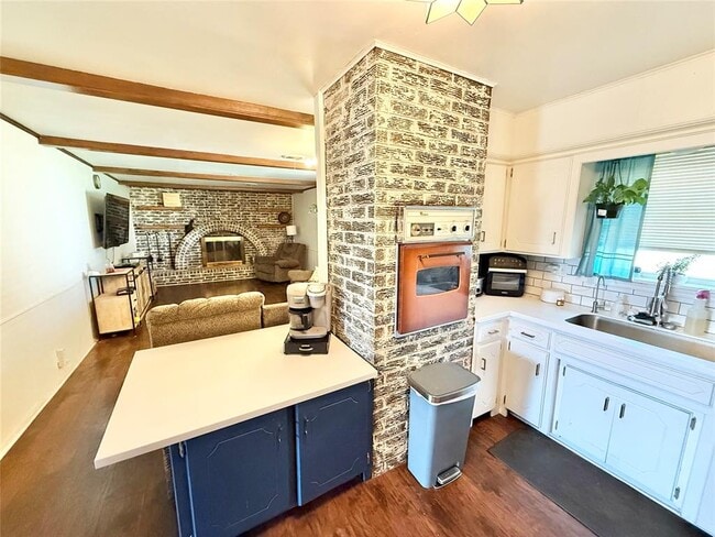 Building Photo - 1305 E Andy St