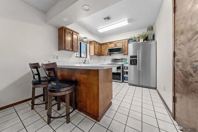 Building Photo - 3431 E Cecelia Ln