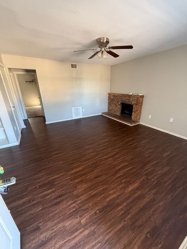 Building Photo - 3208 Salisbury Ave