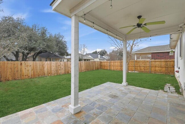 Building Photo - 1718 Lloydminister Way