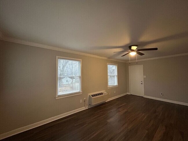 Building Photo - 1055 Brower St