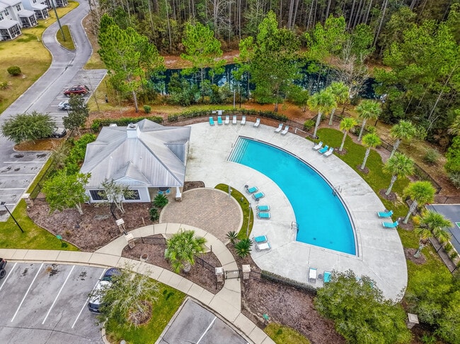 Building Photo - 235 Date Palm Ln