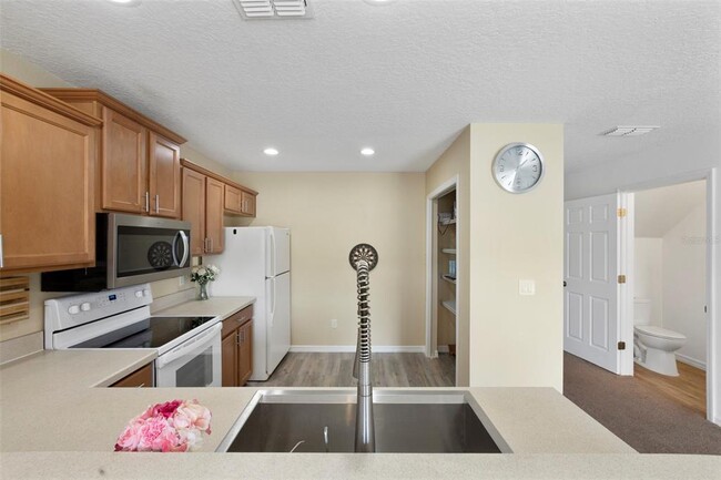 Building Photo - 564 Cresting Oak Cir