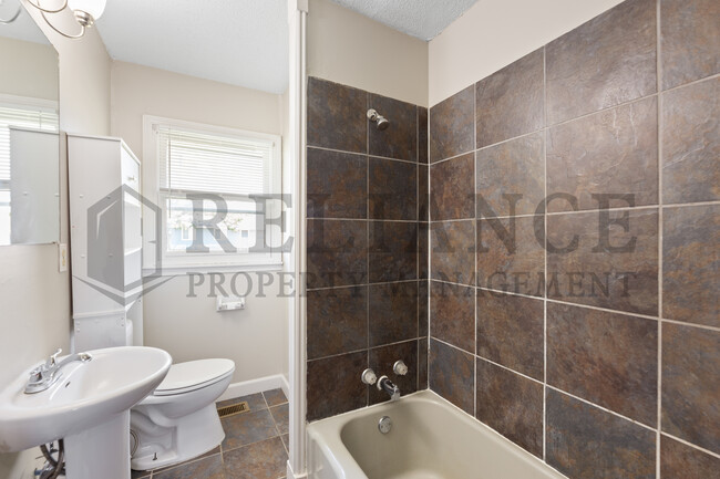 Building Photo - 7429 W Frazier Ln