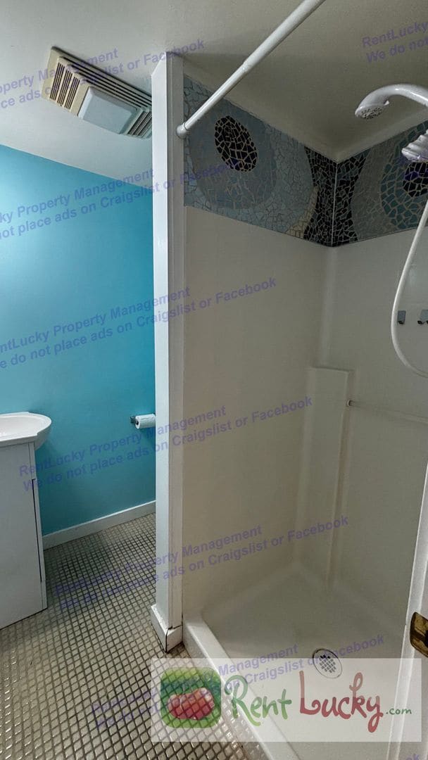 Building Photo - 1522 NE 97th St