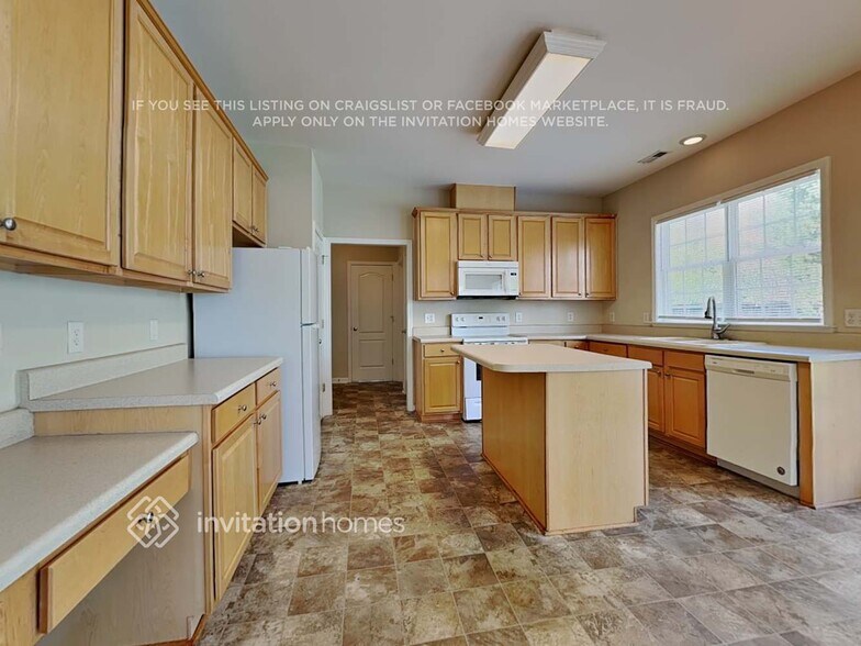 Building Photo - 5304 Granada Hills Dr