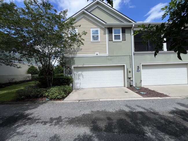 Building Photo - 677 Oak Lake Ln