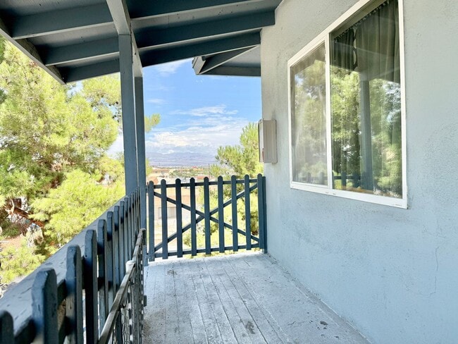 Building Photo - Charming 2-Bed Apartment – Well-Maintained...