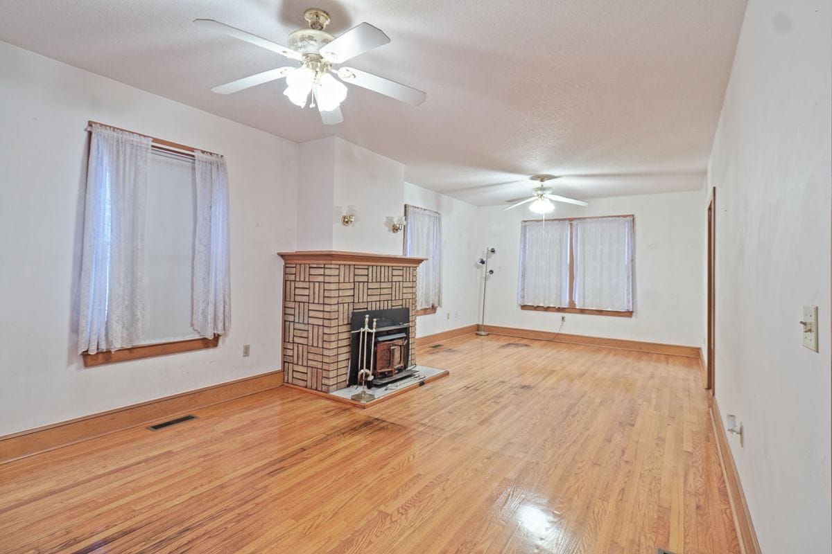 Building Photo - 1129 N Colony Rd