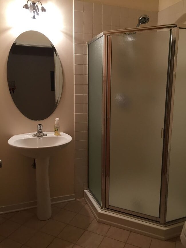 Building Photo - 2935 N Clybourn Ave