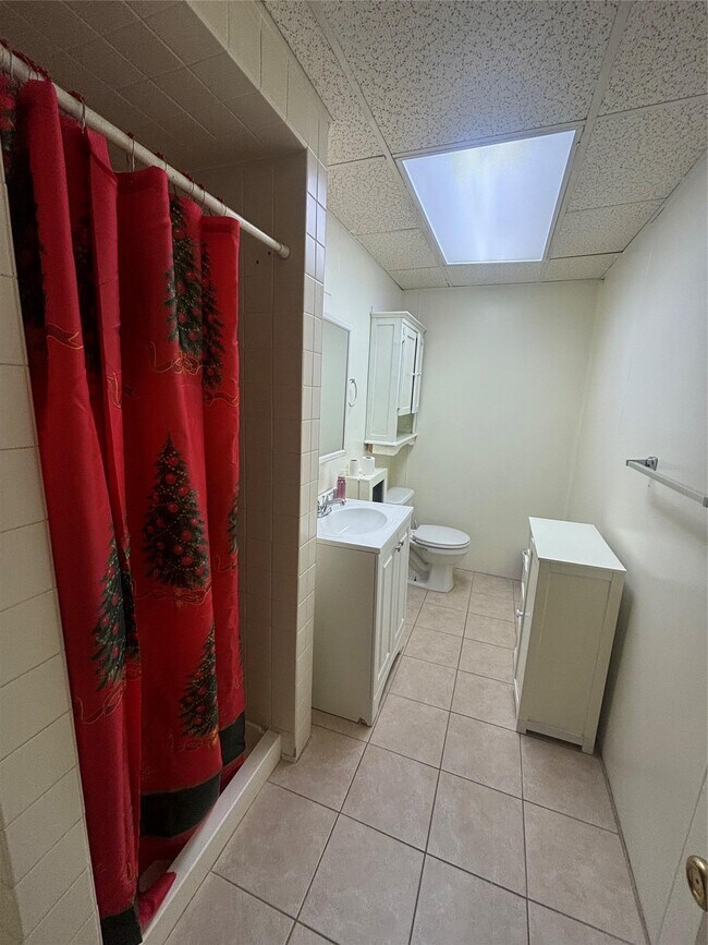 Building Photo - 158 Rockaway Ave