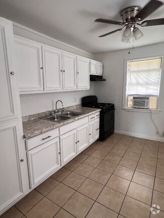 Building Photo - 8333 Garland St
