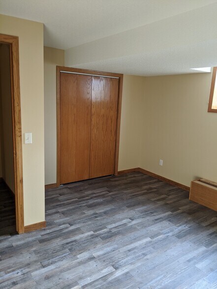 Building Photo - 3206 S Cedar Ave