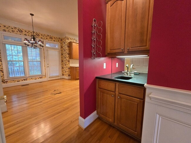 Building Photo - $500 Off 1 Month if Moved In by 11/30/25