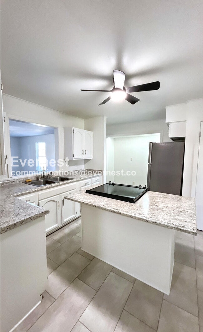 Building Photo - 15 Walker Ave