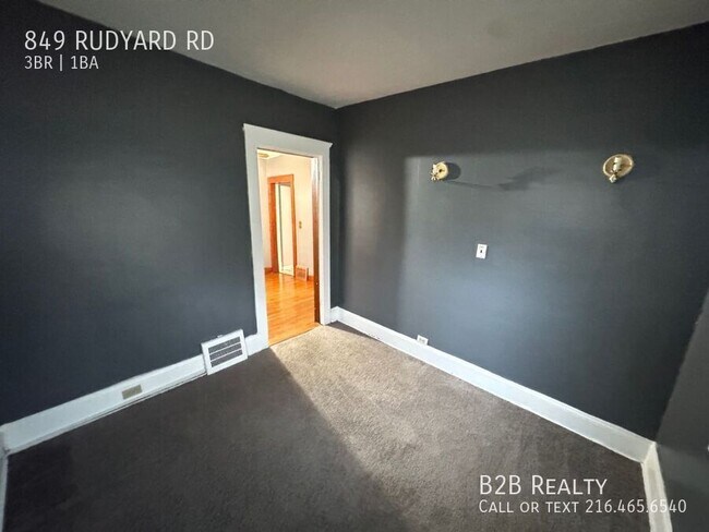 Building Photo - 849 Rudyard Rd