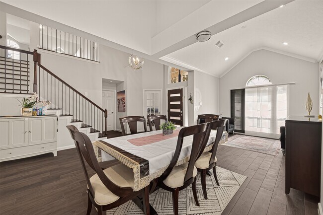 Building Photo - 6514 Kings Summit Dr