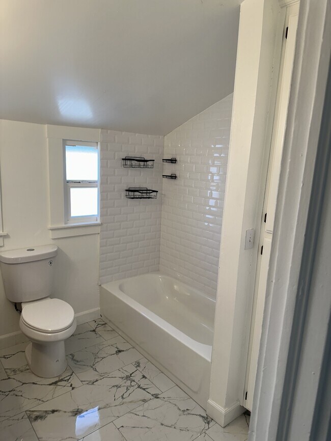 Building Photo - Ceres 3 bed 2 bath 2 story home