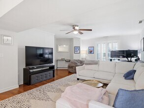 Building Photo - 25 Stock St