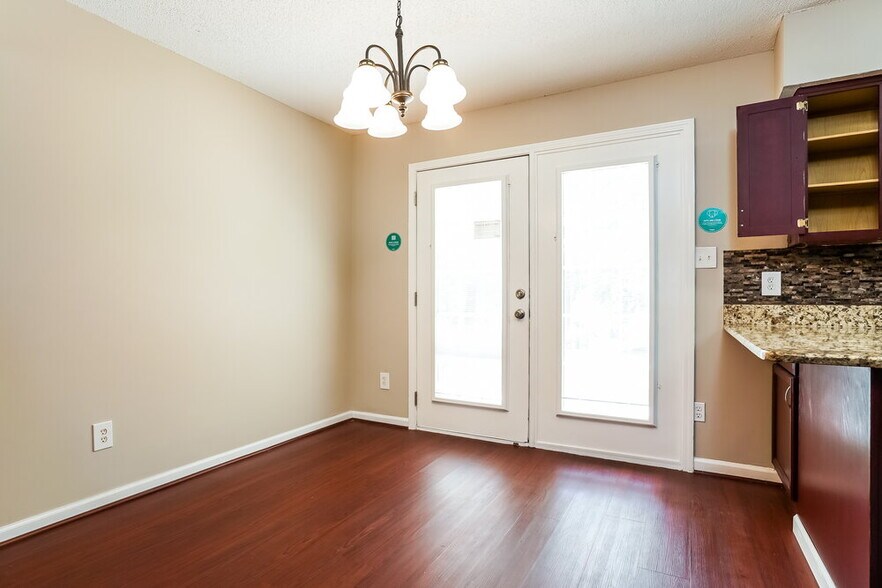 Building Photo - 2805 Fernhurst Ct