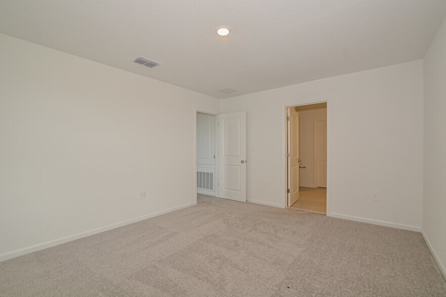 Building Photo - 2534 Absolute Ave