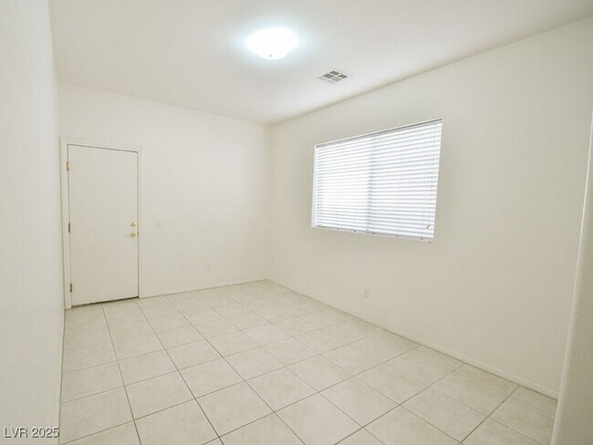Building Photo - 10325 Whispy Willow Way