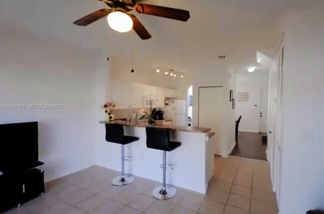 Building Photo - 1485 NE 33rd Rd