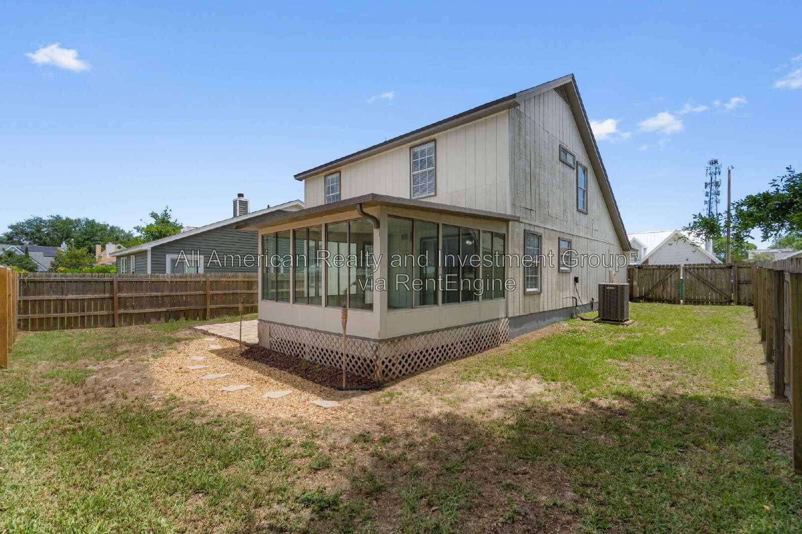 Building Photo - 608 Drakes Landing