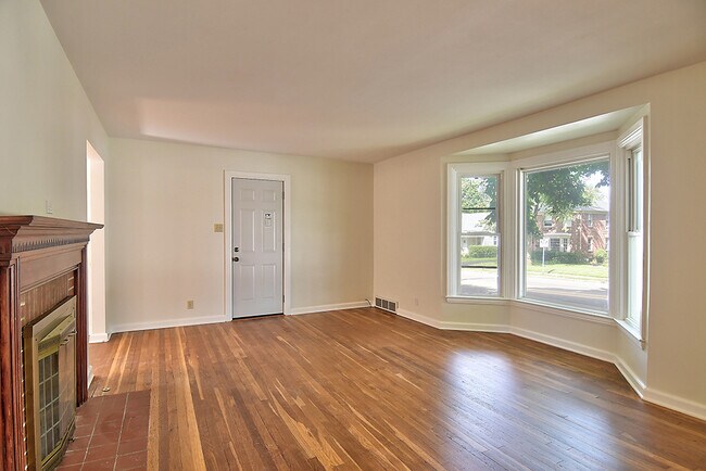 Building Photo - 2911 Shroyer Rd