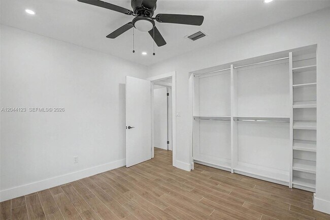 Building Photo - 17050 SW 83rd Ave