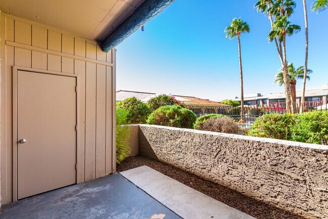 Building Photo - Remodeled 2-Bedroom, 2-Bath Condo in Prime Scottsdale Location