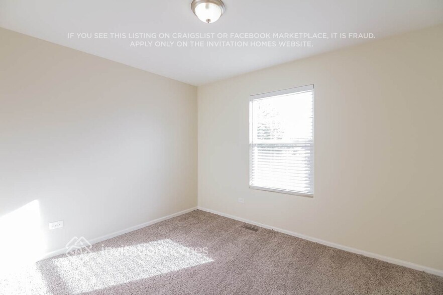 Building Photo - 1313 Lasser Dr