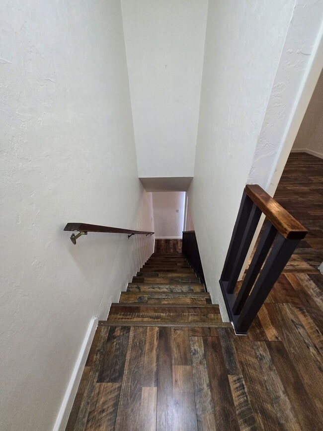 Building Photo - 2/1.5 in Foxmoor!