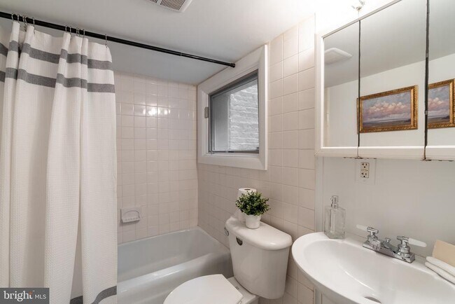 Building Photo - 1683 35th St NW