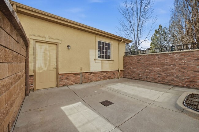 Building Photo - Meticulously maintained 4-bedroom, 3.5-bath  Townhouse In the Heart of Highlands Ranch!
