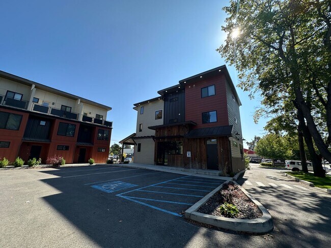 Building Photo - 1502 N 3rd St