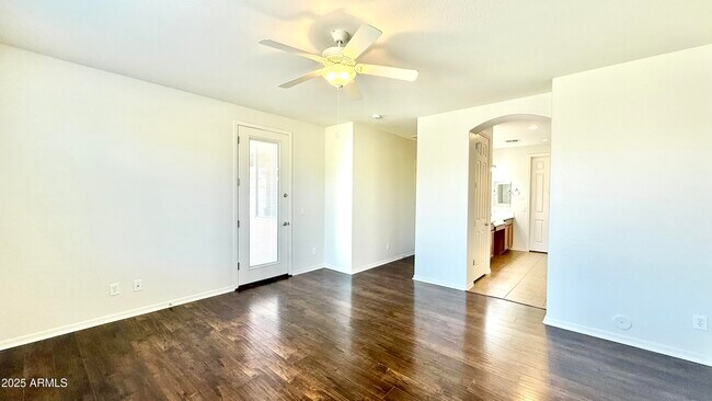 Building Photo - 1124 W Fir Tree Rd