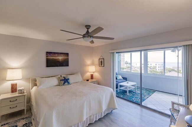 Building Photo - 1125 W Peppertree Dr