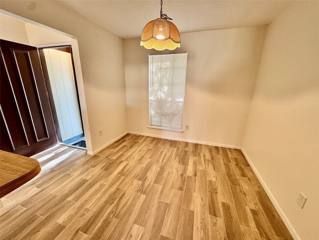 Building Photo - 22306 Waynoka Rd