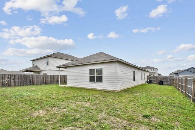 Building Photo - 708 Red Barn Bnd