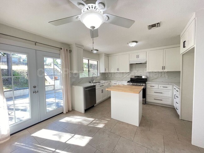 Building Photo - 851 Fulton Rd