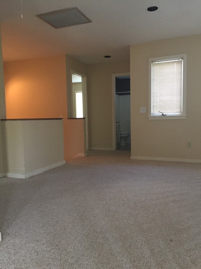 Building Photo - 214 Westbrooke Dr